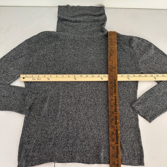 WinterSilks Women's Gray Turtleneck Long Sleeve 100%Silk Sweater Top Medium - Picture 5 of 6